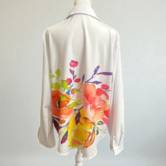 Women’s White Blouse with Colorful Watercolor Floral Design Size L/XL - Picture 2 of 6